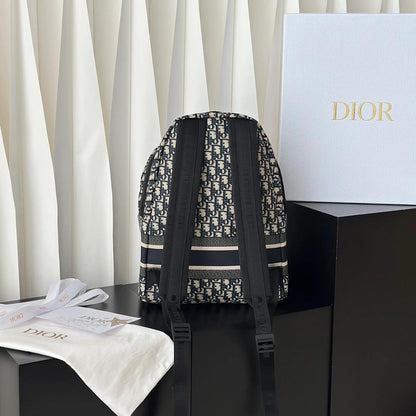 【ディオール】人気商品☆普段使いにピッタリ♪】 バックパック