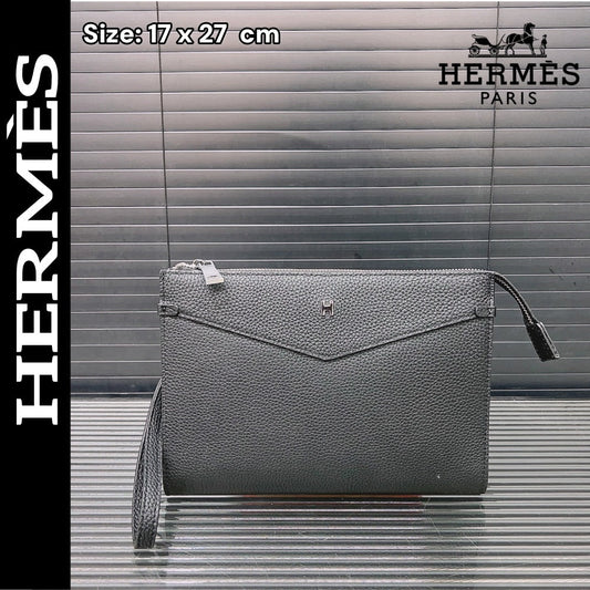 【エルメス】シンプルでエレガント ブラックレザークラッチ 大人の男性に最適