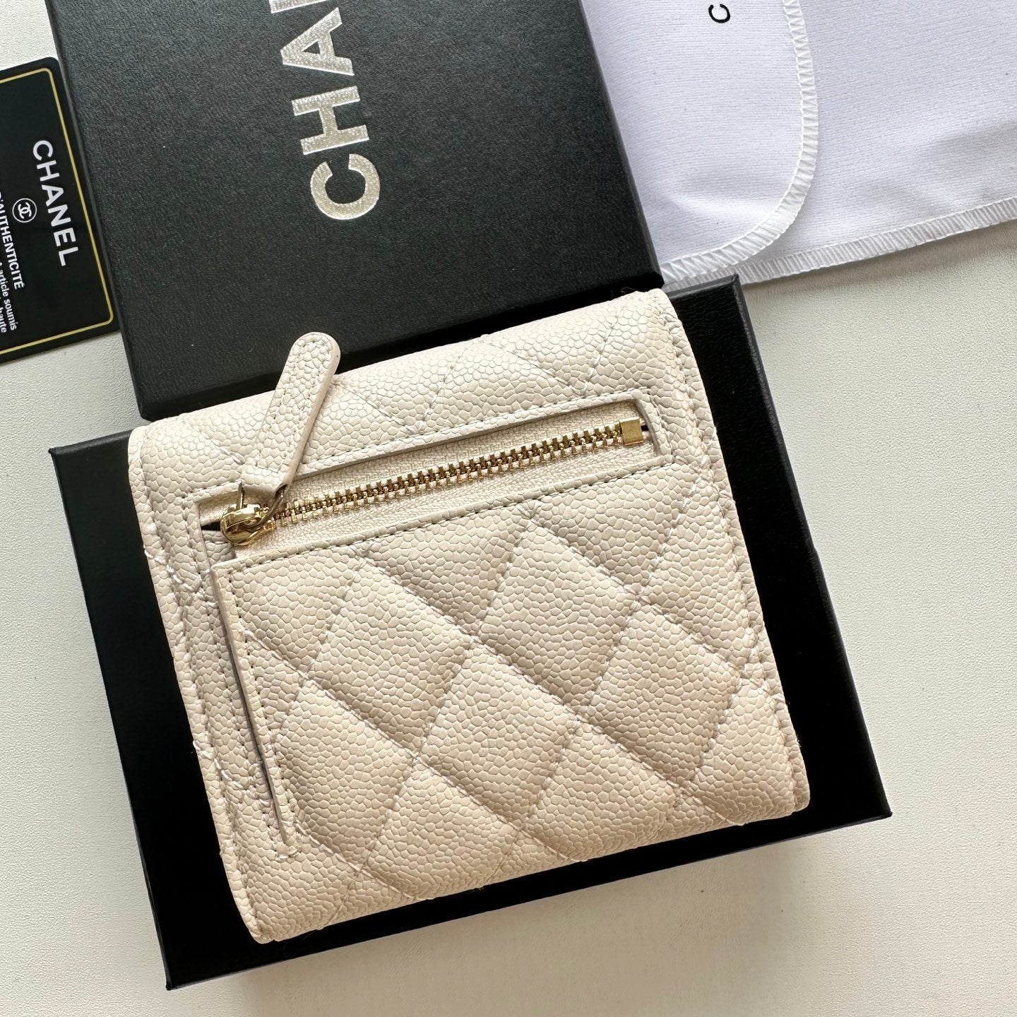 【シャネル】大人気コンパクト ♪マトラッセ♪三つ折り財布 キャビアスキン5色