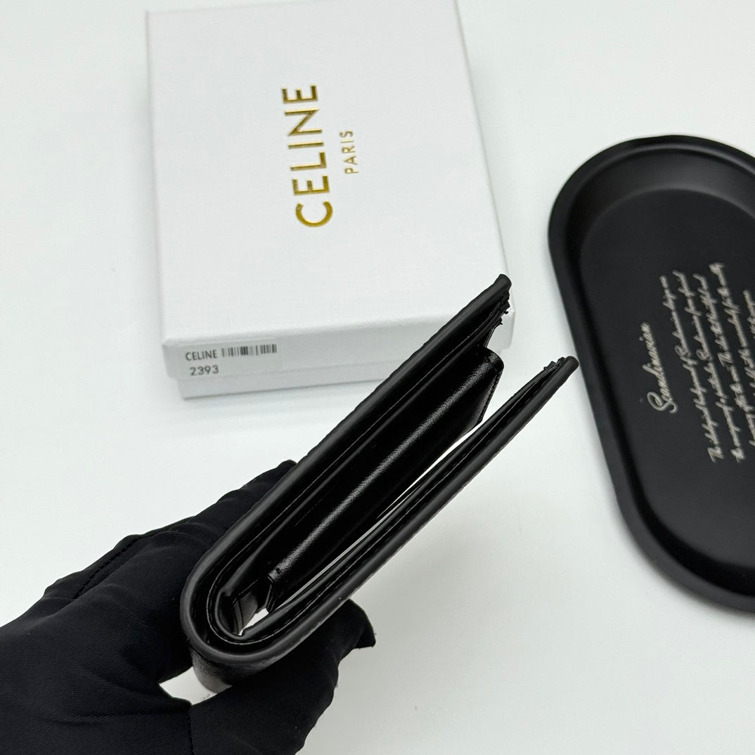 【セリーヌ】新作★バイフォールドウォレット3色関税送料無料