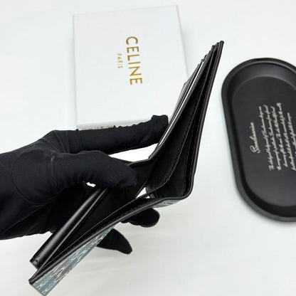 【セリーヌ】新作★バイフォールドウォレット3色関税送料無料