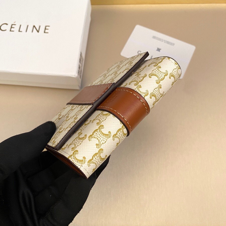 【セリーヌ】大人気 シンプルな美しさ いつでも洗練された印象に