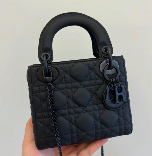 【ディオール】入手困難★マットブラックが超かっこいい★ミニバッグ