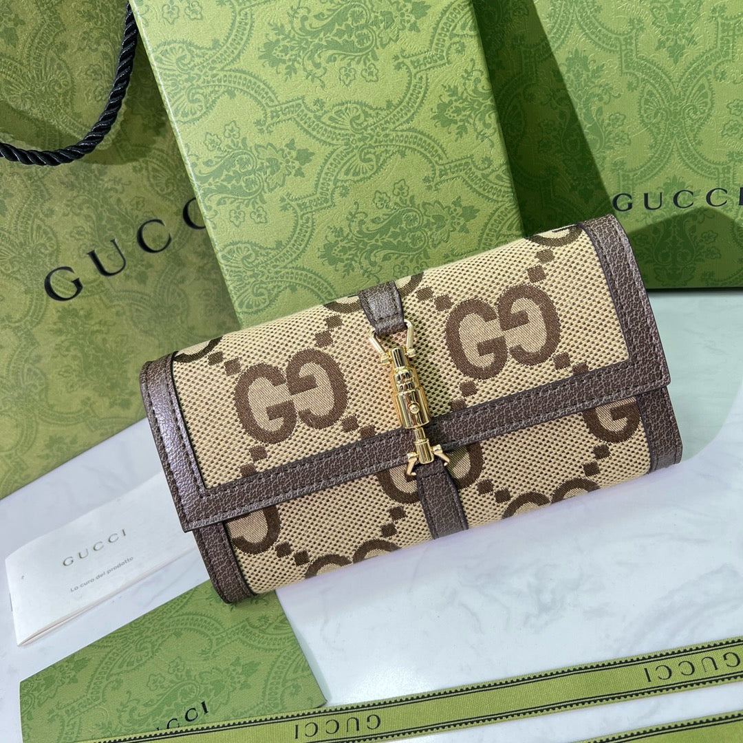 【グッチ】 超スリム＆高級感溢れる！人気のミニ財布