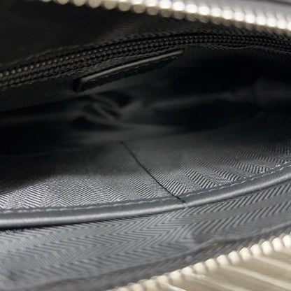 【エルメス】シンプルでエレガント ブラックレザークラッチ 大人の男性に最適