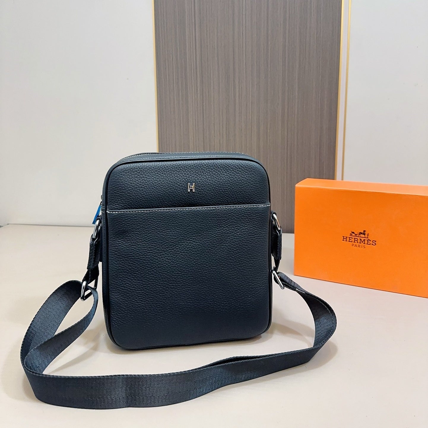 【エルメス】ユニセックス ブラックメッセンジャーバッグ（送料無料）