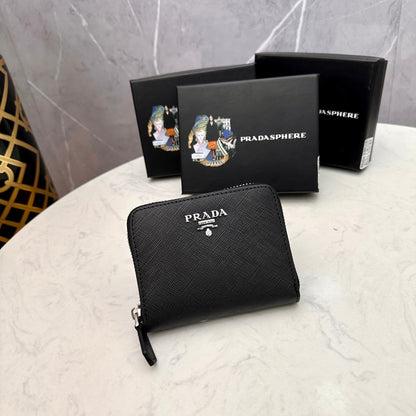 【プラダ】女性に人気のミニコインパース エレガントな印象 今だけ特価