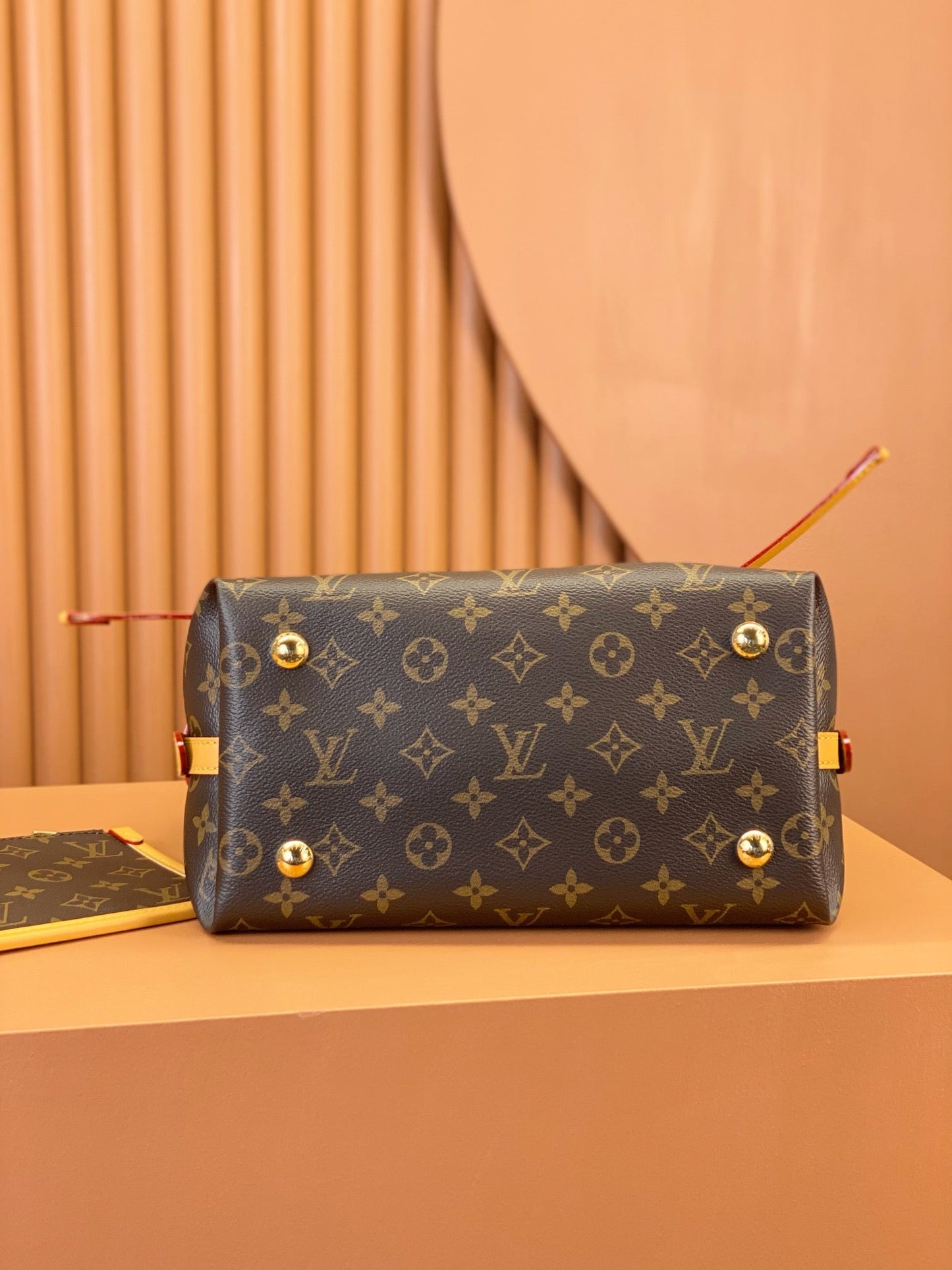 【ルイ・ヴィトン】新作★大人気★♢Carryall PM｜卓越デザインで魅力満点！