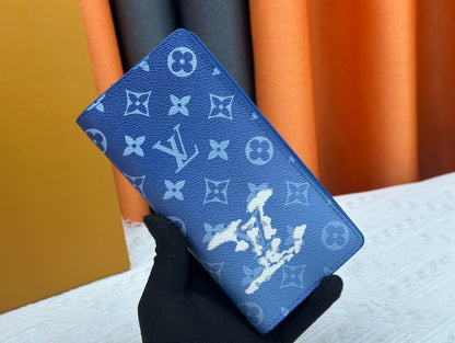 【ルイヴィトン】多機能長財布とクラシック短財布 フラワーモチーフが目を引く