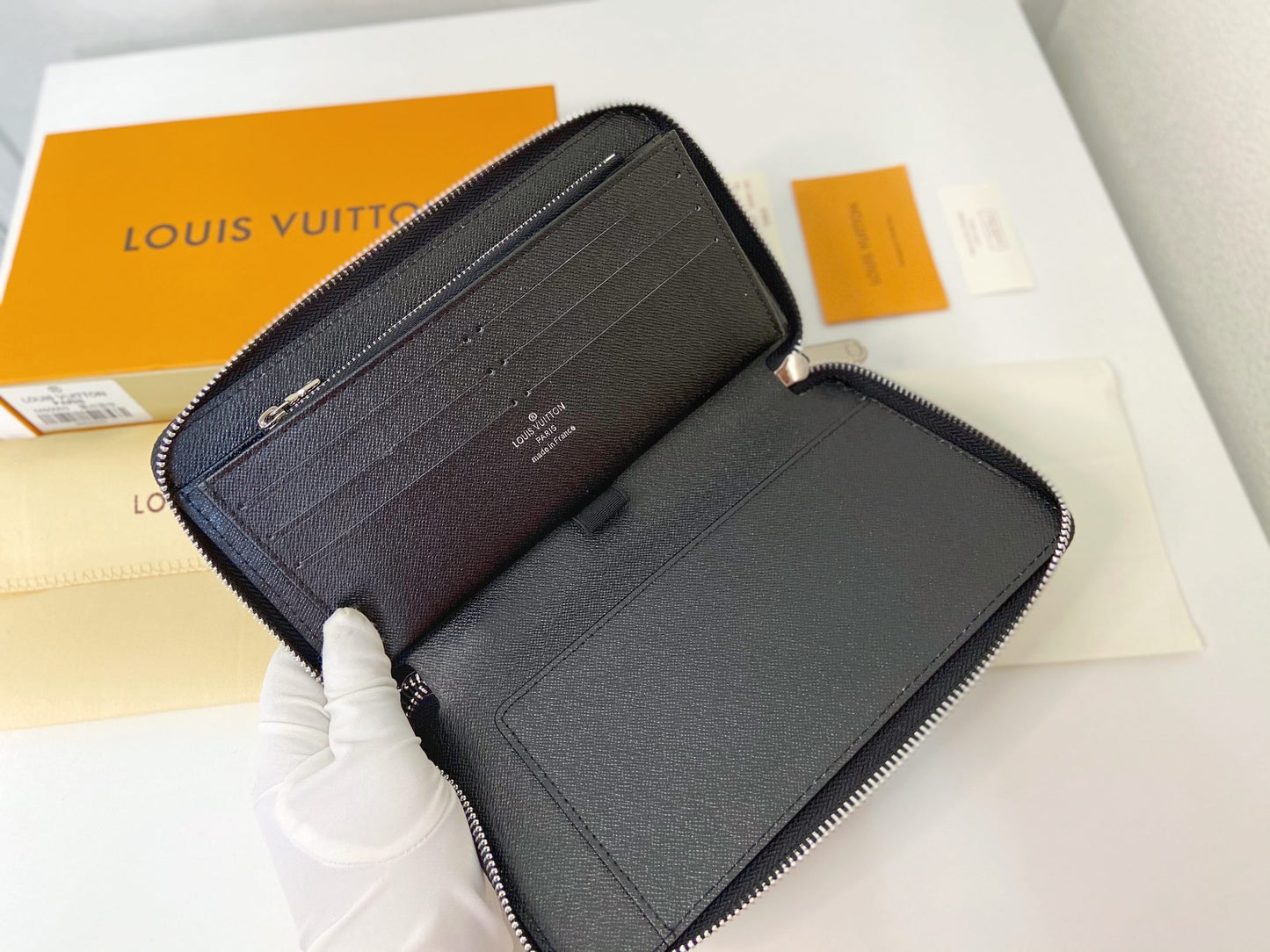 【ルイヴィトン】Zippy大容量財布 今だけ限定販売 話題の人気モデル