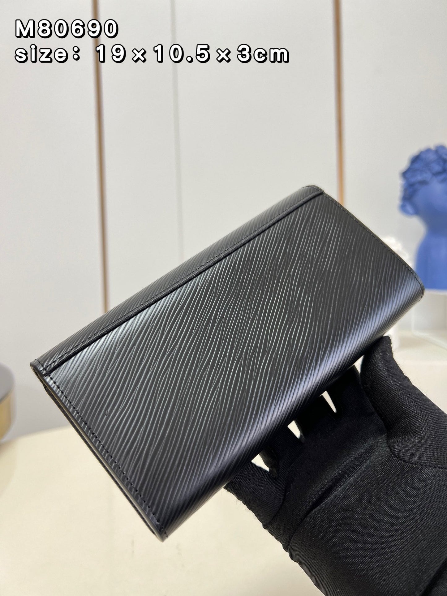 【ルイヴィトン】洗練デザイン限定★希少色あり★ツイスト長財布