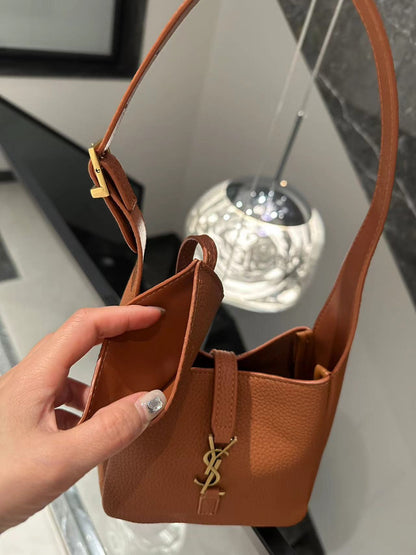 【サンローラン】LE5A7 BABY ソフト グレインレザー