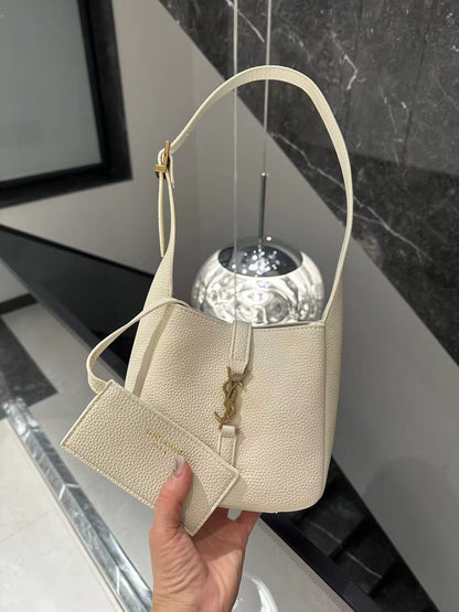 【サンローラン】LE5A7 BABY ソフト グレインレザー